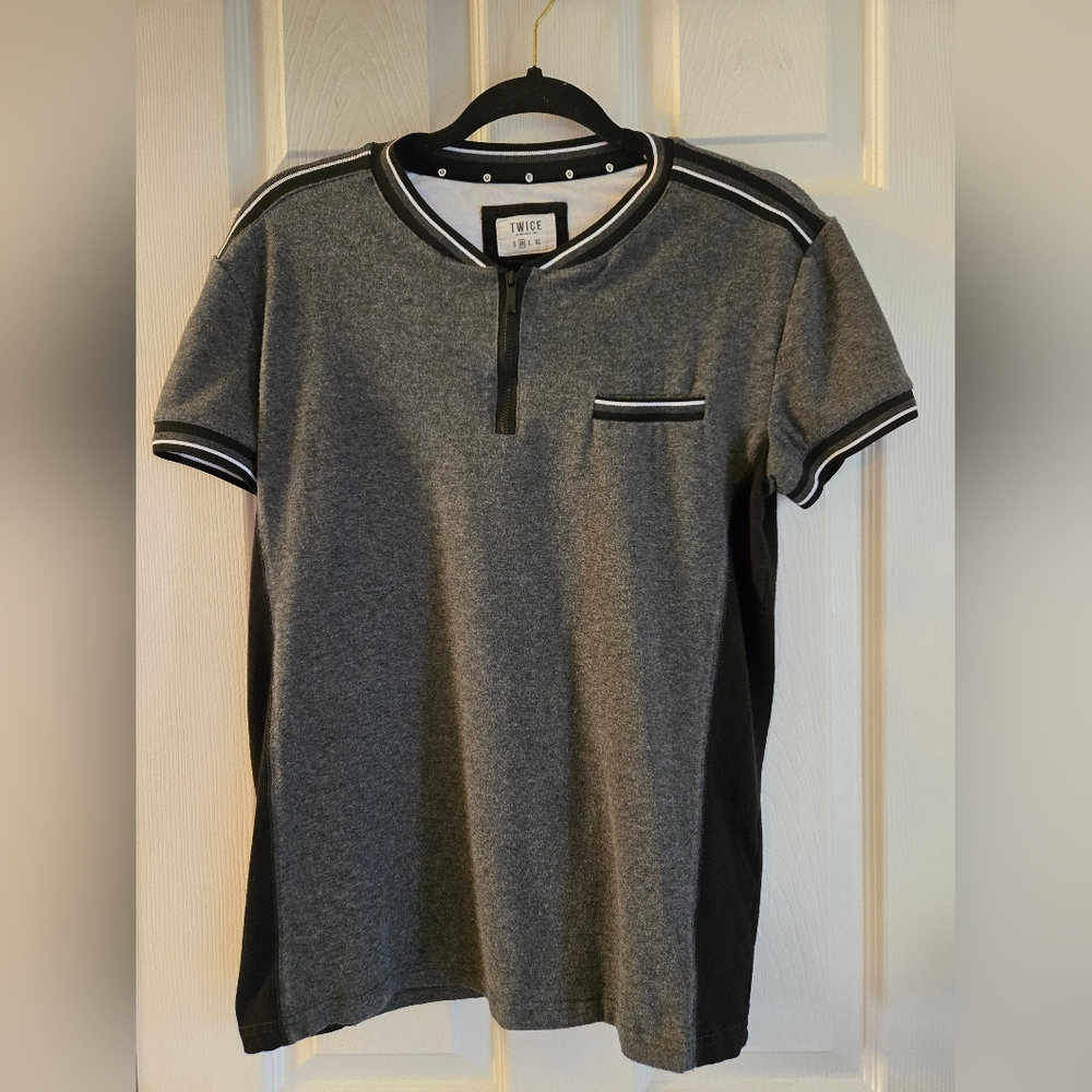 Twice Men's Gray Black T-Shirt Size Medium